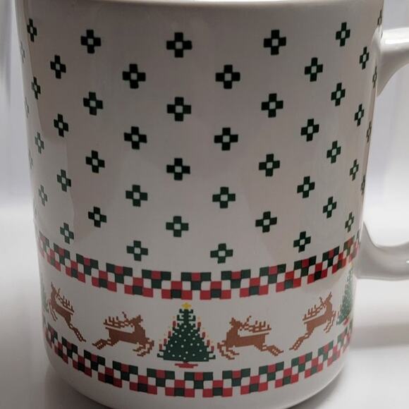 Vintage Christmas Mug Retro Reindeer Tree Print Holiday Coffee Cup - Picture 3 of 10